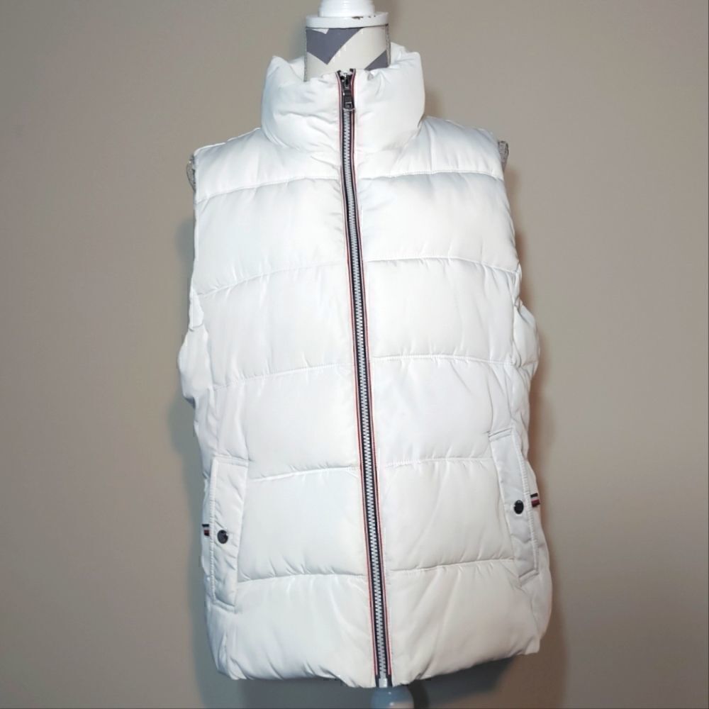 Tommy Hilfiger Quilted Puff Vest - Picture 2 of 8